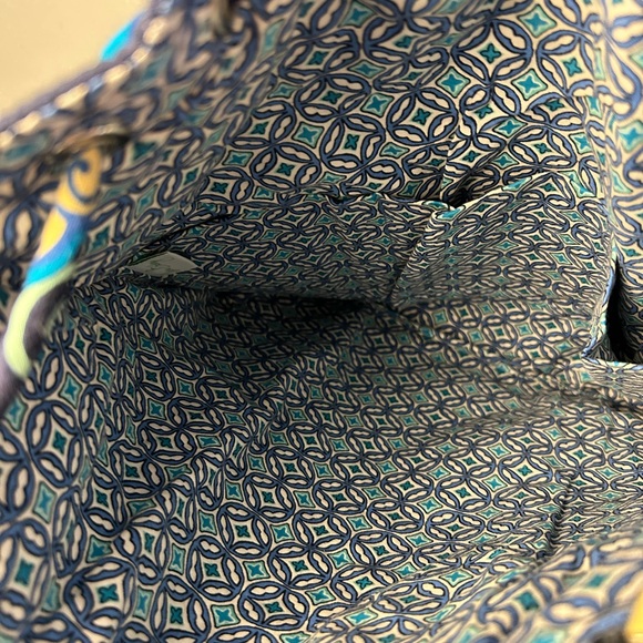 Vera Bradley Mod Blue Floral 100% Quilted Cotton Drawstring Backpack Bag Large - Picture 7 of 9